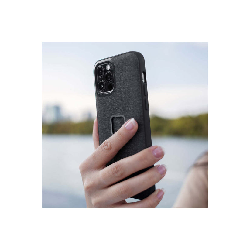 Peak Design Everyday Fabric Case za iPhone 14 - Charcoal